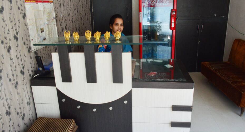 Alaknanda Hotel, Bathinda 3